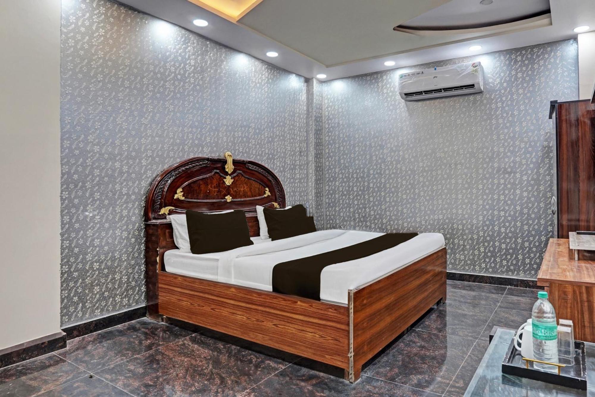 Hotel O Mount Palace